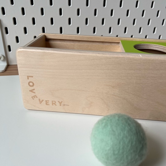 LOVEVERY Sliding Top Box Wood with felt ball - Picture 3 of 7
